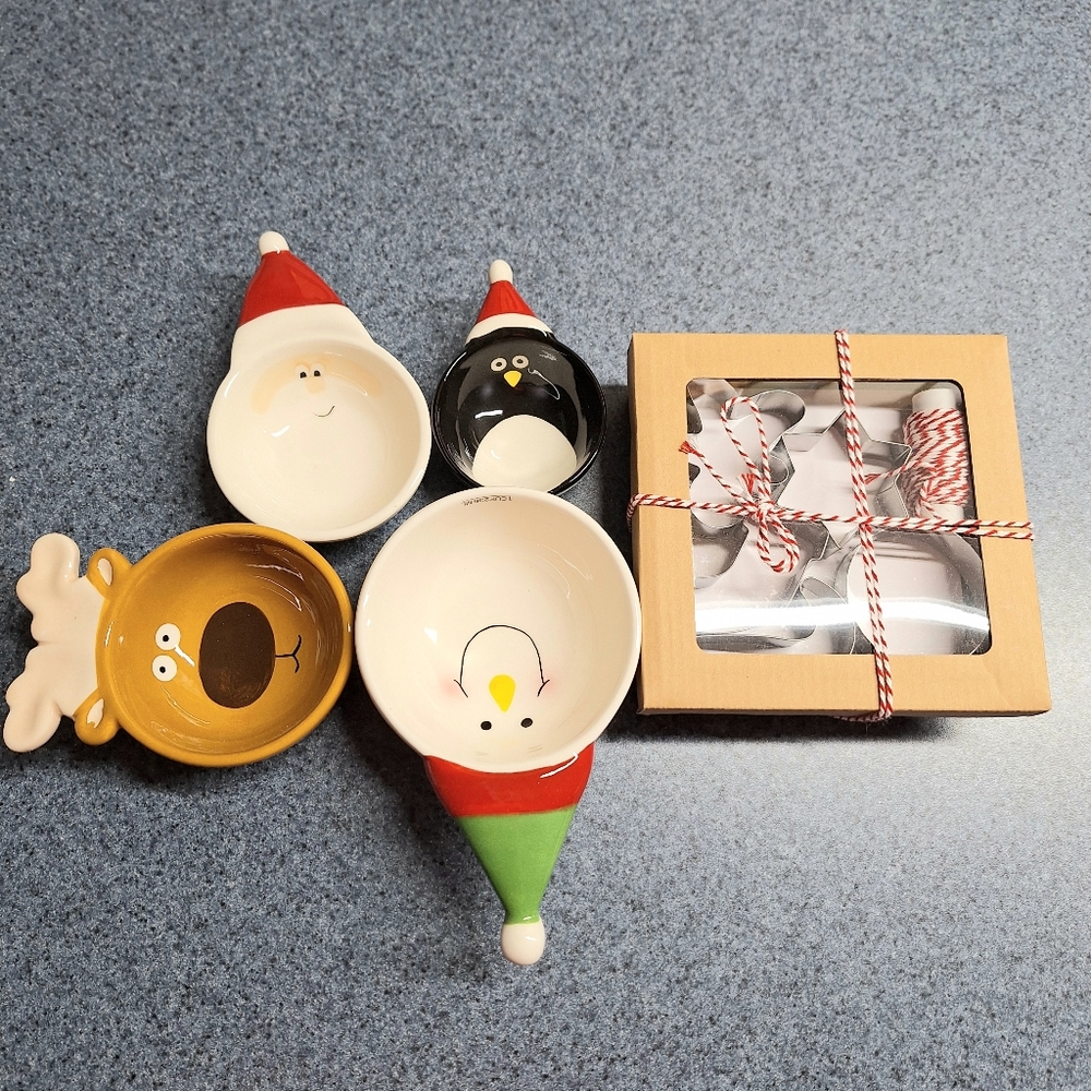Avon Festive Holiday Ceramic Measuring Cups and Cookie Cutter Bundle, NWT